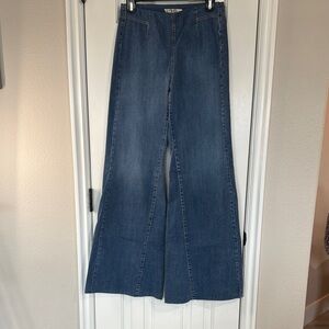 WE THE FREE 28 Women's Blue Flared Jeans raw hem